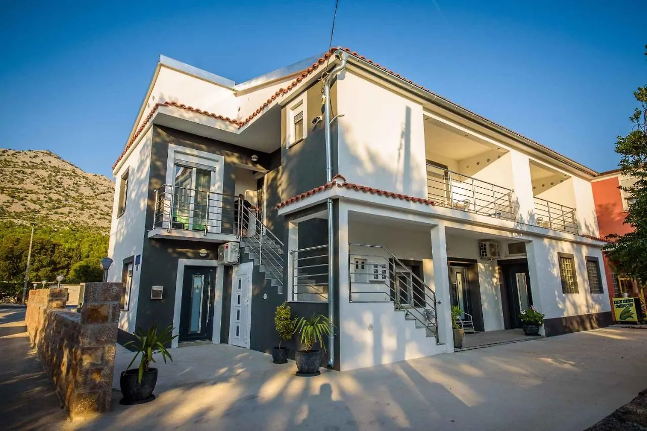 Apartments In Starigrad-Paklenica 36667