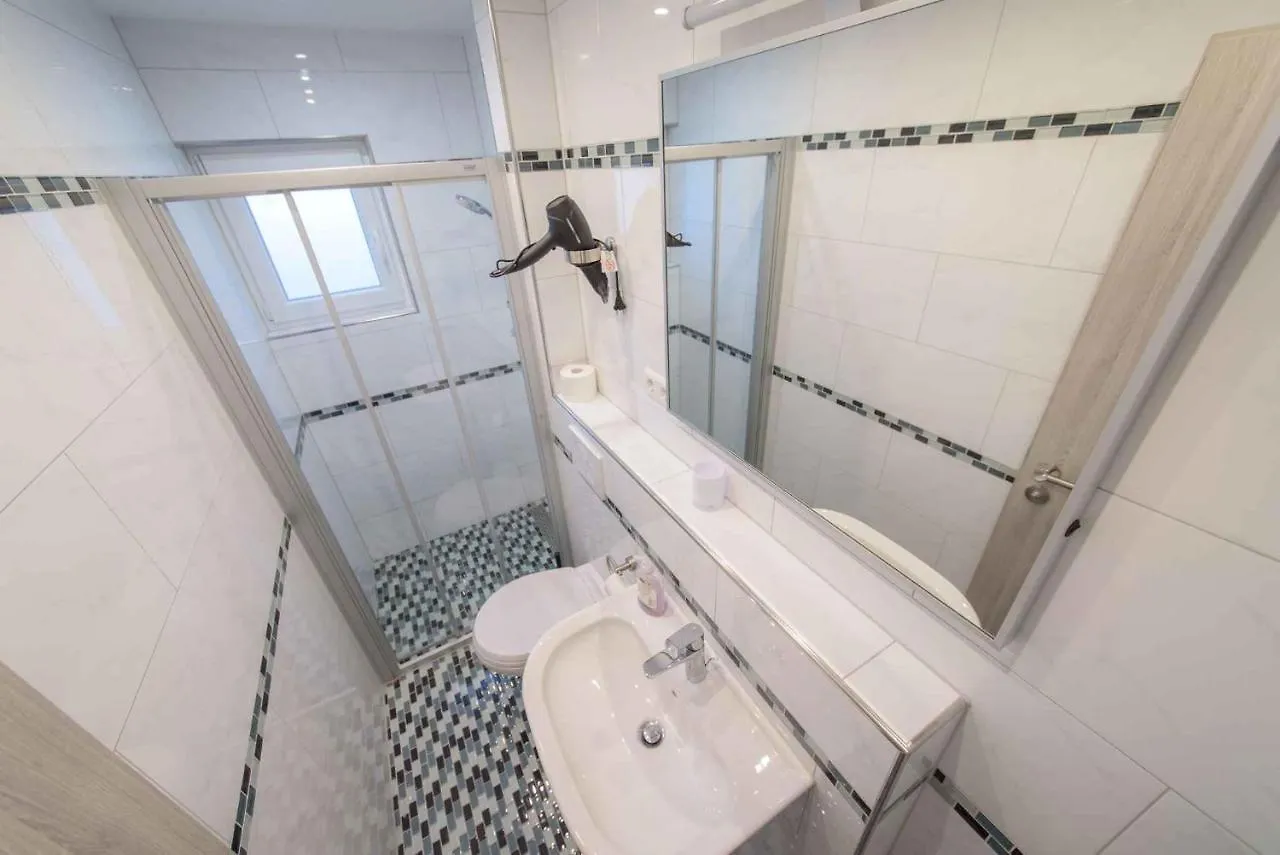 Apartments In Starigrad-Paklenica 36667  סטאריגרד-פקלניצה