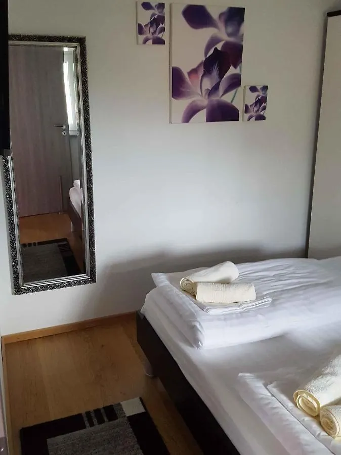 Apartments In Starigrad-Paklenica 36667 Kroatien